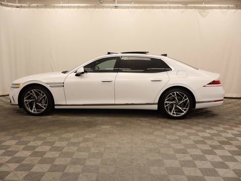 Used 2024 Genesis G90 3.5T AWD/4WD image 2