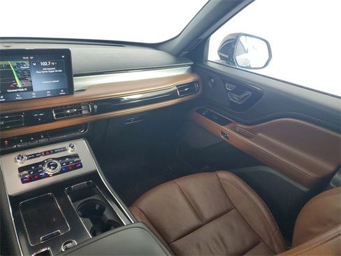 Used 2020 Lincoln Aviator Reserve w/ Elements Package Plus image 7