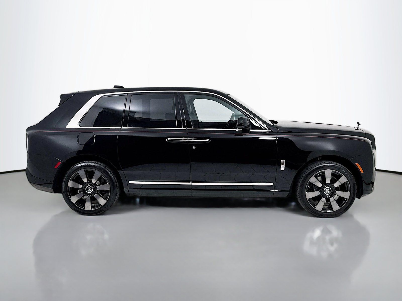 Certified 2026 Rolls-Royce Cullinan w/ Cullinan Package AWD/4WD image 9