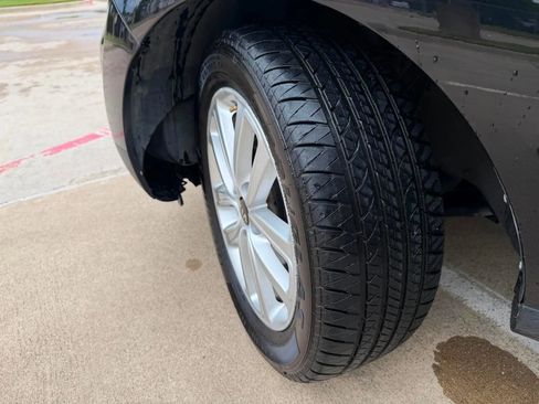 Used 2018 Kia Soul + w/ + Primo LIT Package FWD image 17