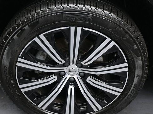 Used 2024 Volvo XC90 B6 Plus w/ Protection Package Premier image 41