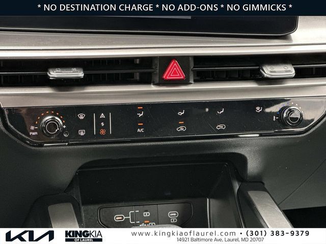 Used 2024 Kia Sorento LX FWD image 5