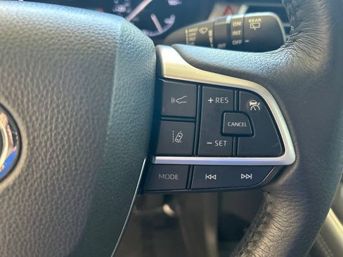Used 2025 Toyota Sienna XLE FWD image 48