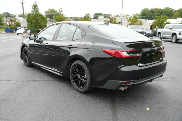 Used 2025 Toyota Camry SE FWD image 5