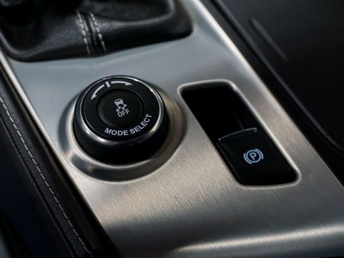 Used 2014 Chevrolet Corvette Stingray Coupe image 26