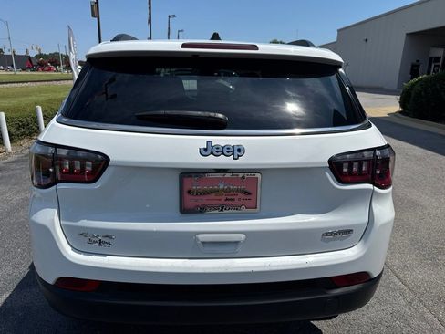 Used 2024 Jeep Compass Latitude AWD/4WD image 28