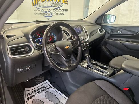 Used 2019 Chevrolet Equinox LT w/ Sun & Navigation Package AWD/4WD image 19