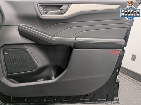 Used 2022 Ford Escape SE w/ SE Sport Appearance Package AWD/4WD image 28