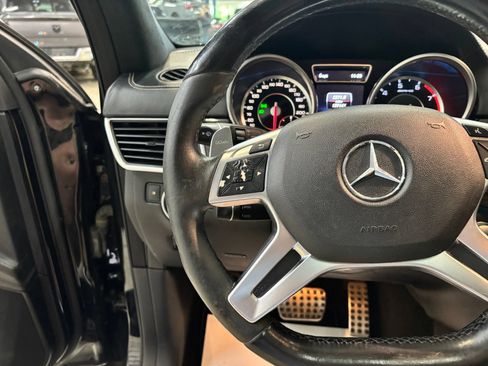 Used 2015 Mercedes-Benz ML 63 AMG 4MATIC image 12