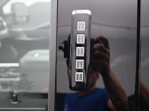 New 2026 Ford F250 Platinum image 20
