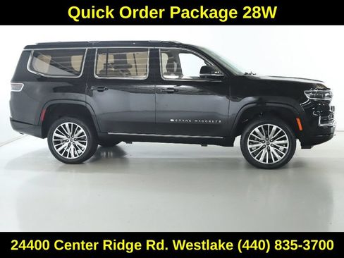 Used 2024 Jeep Grand Wagoneer Series III w/ HD Trailer Tow Package AWD/4WD image 11