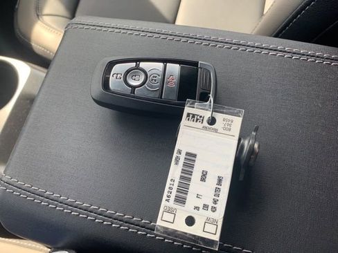 New 2026 Ford Bronco Outer Banks w/ Sasquatch Package image 42