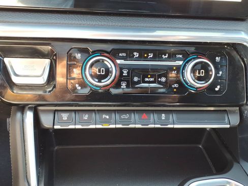 Used 2024 GMC Sierra 3500 Denali w/ Technology Package AWD/4WD image 24