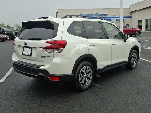 Used 2023 Subaru Forester Premium AWD/4WD image 6
