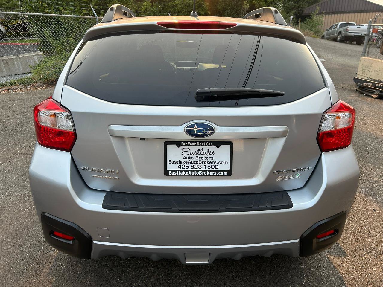 Used 2017 Subaru Crosstrek 2.0i Premium w/ Moonroof Package AWD/4WD image 6