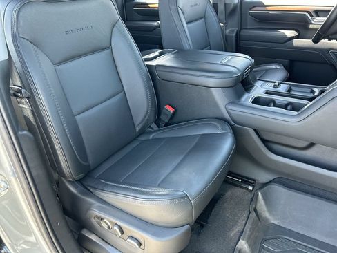 Used 2024 GMC Sierra 3500 Denali w/ Technology Package AWD/4WD image 27