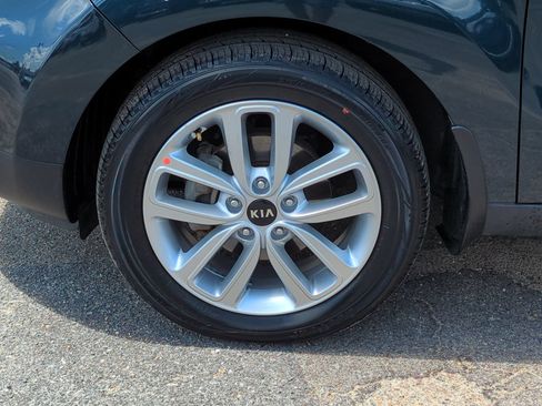 Used 2019 Kia Soul + FWD image 11