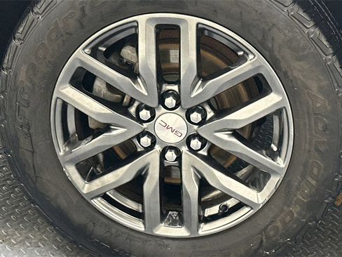 Used 2019 GMC Acadia SLT image 15