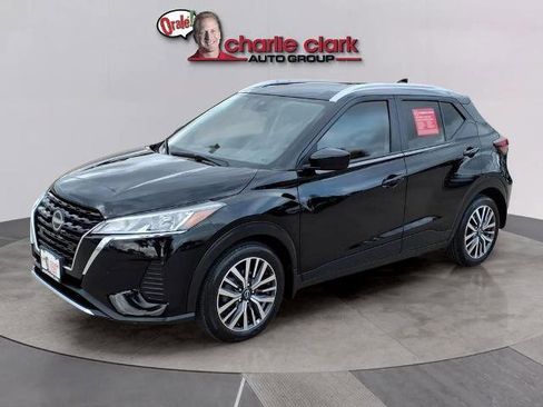 Certified 2024 Nissan Kicks SV image 1