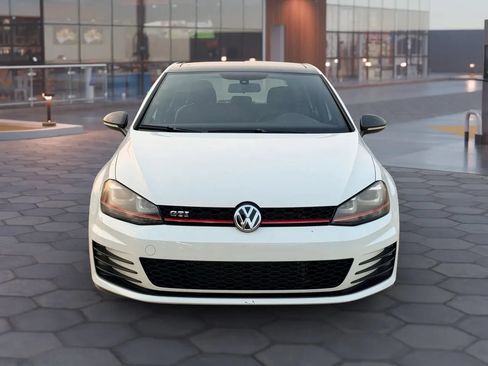 Used 2015 Volkswagen Golf 4-Door FWD image 2