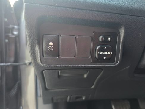 Used 2012 Toyota Corolla S image 38