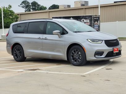 Used 2021 Chrysler Pacifica Touring w/ S Appearance Package