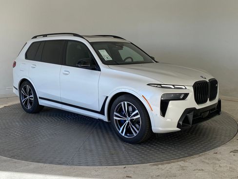 New 2026 BMW X7 M60i AWD/4WD image 7