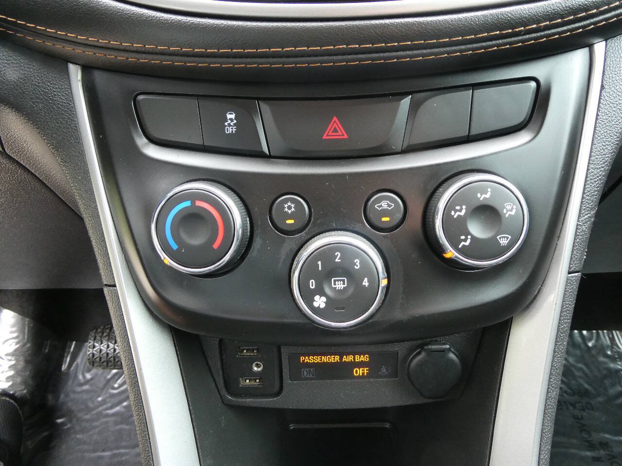 Used 2021 Chevrolet Trax LS w/ Tint and Cruise Package AWD/4WD image 19