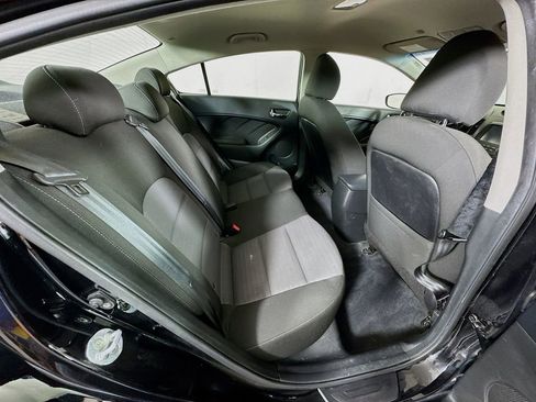 Used 2017 Kia Forte S image 24