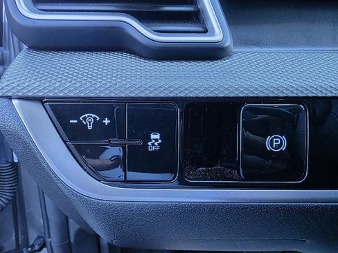 Used 2024 Kia Sportage LX image 10