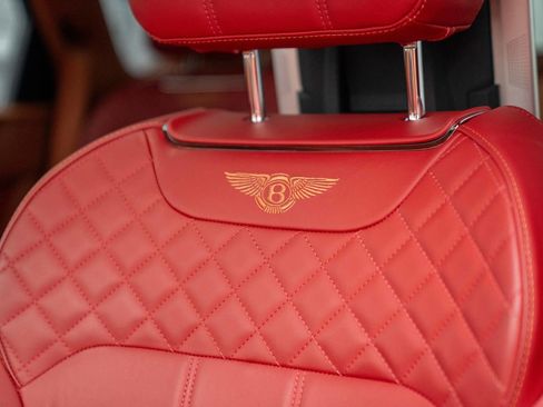 Used 2017 Bentley Bentayga image 29