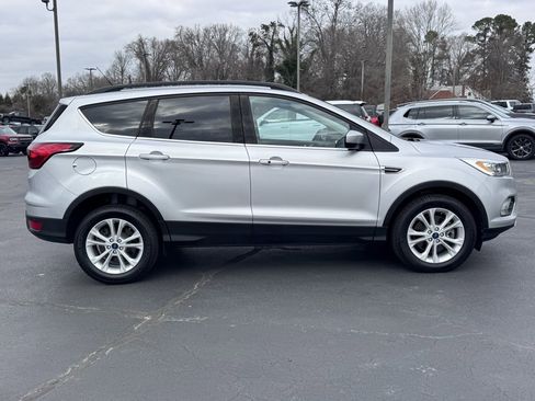Used 2019 Ford Escape SEL image 4