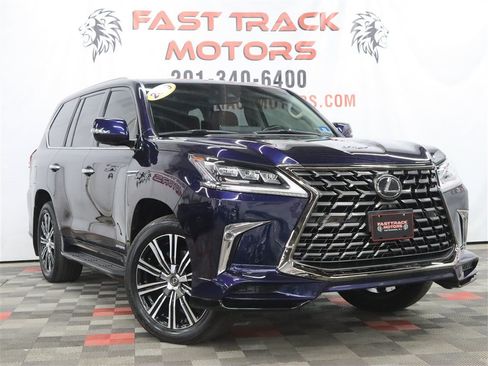 Used 2019 Lexus LX 570 4WD w/ Luxury Package image 3