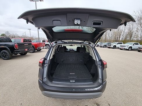 Used 2023 Nissan Rogue S image 31