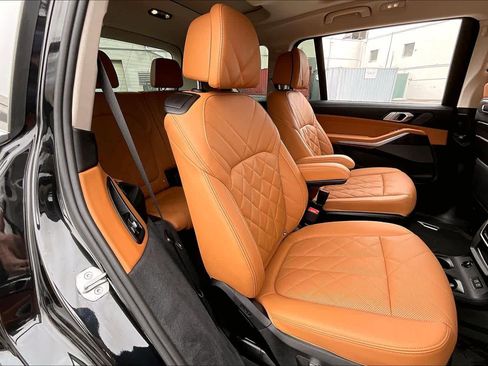 Used 2025 BMW X7 xDrive40i w/ Premium Package image 20