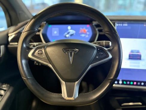 Used 2017 Tesla Model X 75D image 28