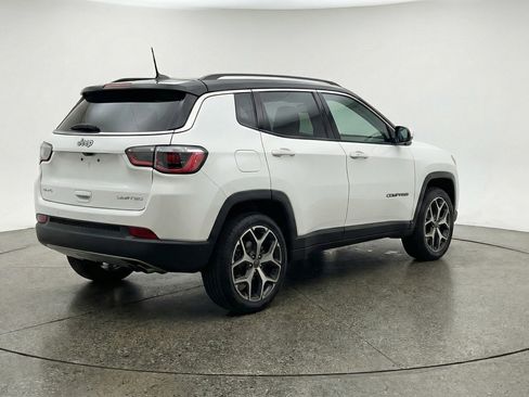 Used 2025 Jeep Compass Limited AWD/4WD image 9