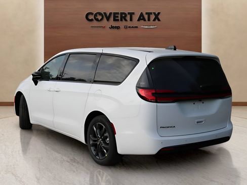New 2026 Chrysler Pacifica Select FWD image 4