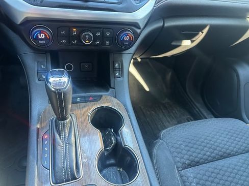 Used 2017 GMC Acadia SLE image 22