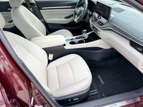Used 2024 Nissan Altima 2.5 SL image 8