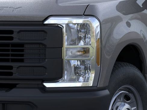 New 2026 Ford F350 XL w/ 360-Degree Camera Package RWD image 18