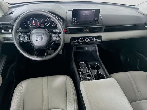 Used 2023 Honda Pilot LX image 17