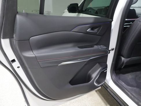 Used 2024 Chevrolet Traverse RS w/ LPO, Floor Liner Package AWD/4WD image 19