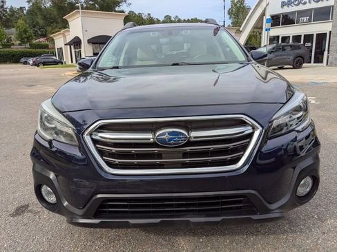 Used 2018 Subaru Outback 2.5i Limited AWD/4WD image 3