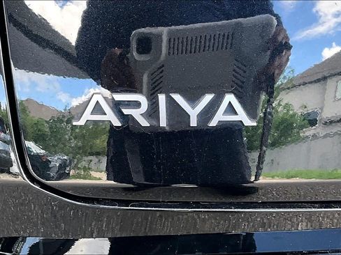 Used 2024 Nissan Ariya AWD image 9