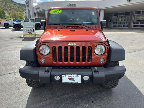 Used 2014 Jeep Wrangler Unlimited Sport w/ Quick Order Package 24S AWD/4WD image 2