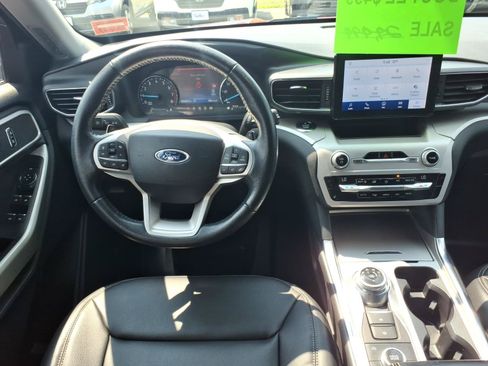 Used 2020 Ford Explorer XLT w/ Equipment Group 202A AWD/4WD image 9