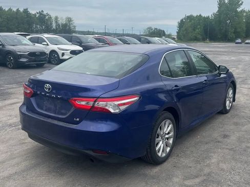 Used 2018 Toyota Camry LE FWD image 3