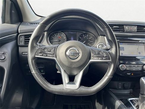 Used 2018 Nissan Rogue Sport SL w/ SL Premium Package image 13