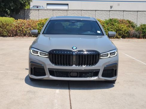 Used 2022 BMW 740i w/ M Sport Package RWD image 2